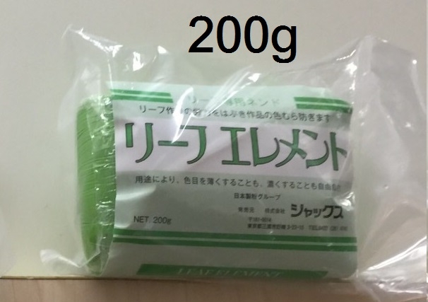 895